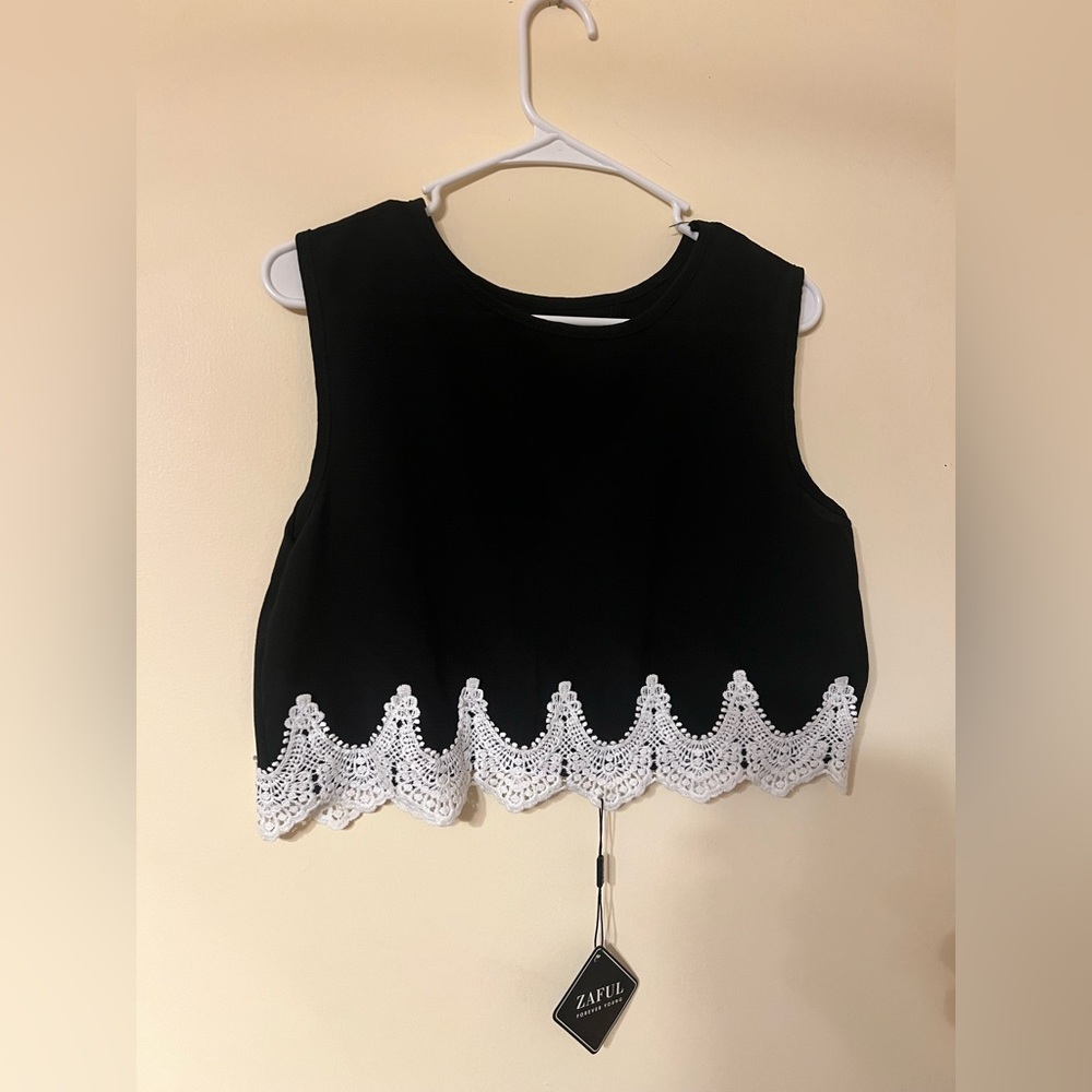 ZAFUL Black Crop Tank Top With Lace Trim And Open Back